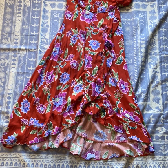 F21 • Floral Open Shoulder Wrap Dress - Picture 4 of 14